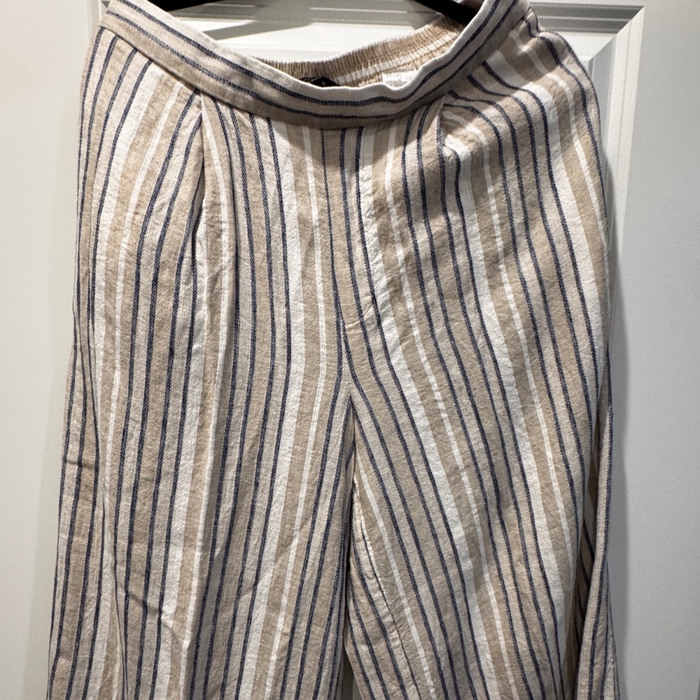 Crop linen blend banana republic pull on pant.